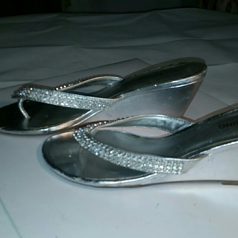 Sandals - Picture 4 of 4